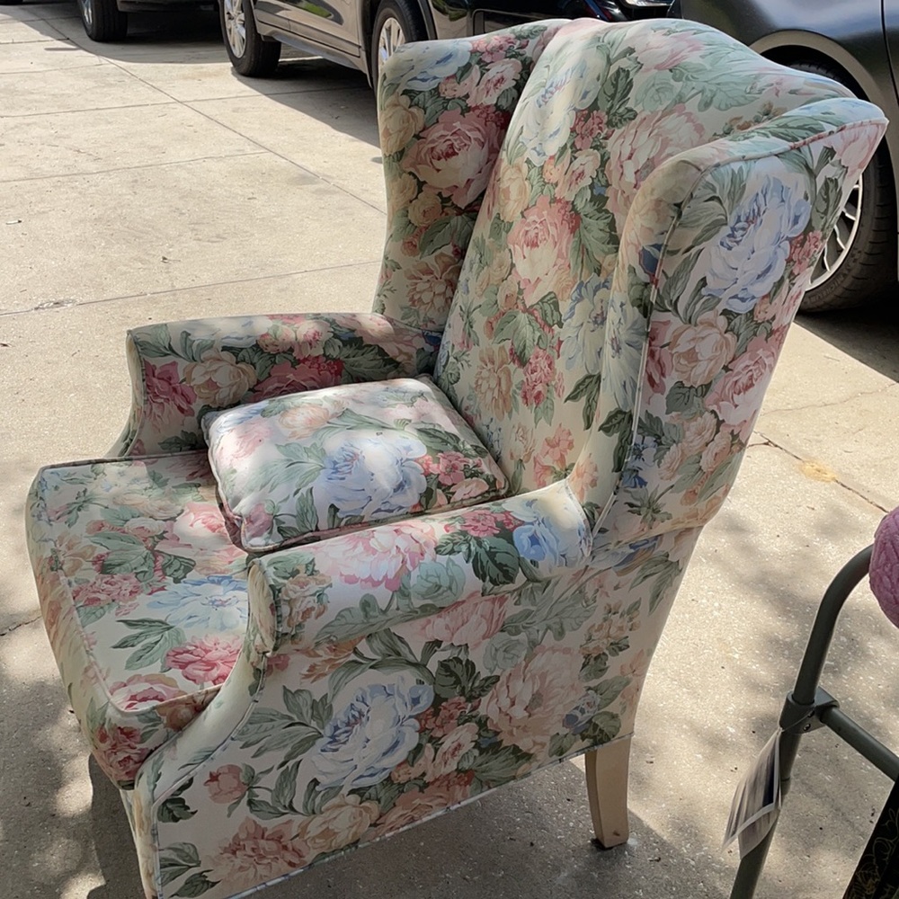 Chair - Picture 4 of 4